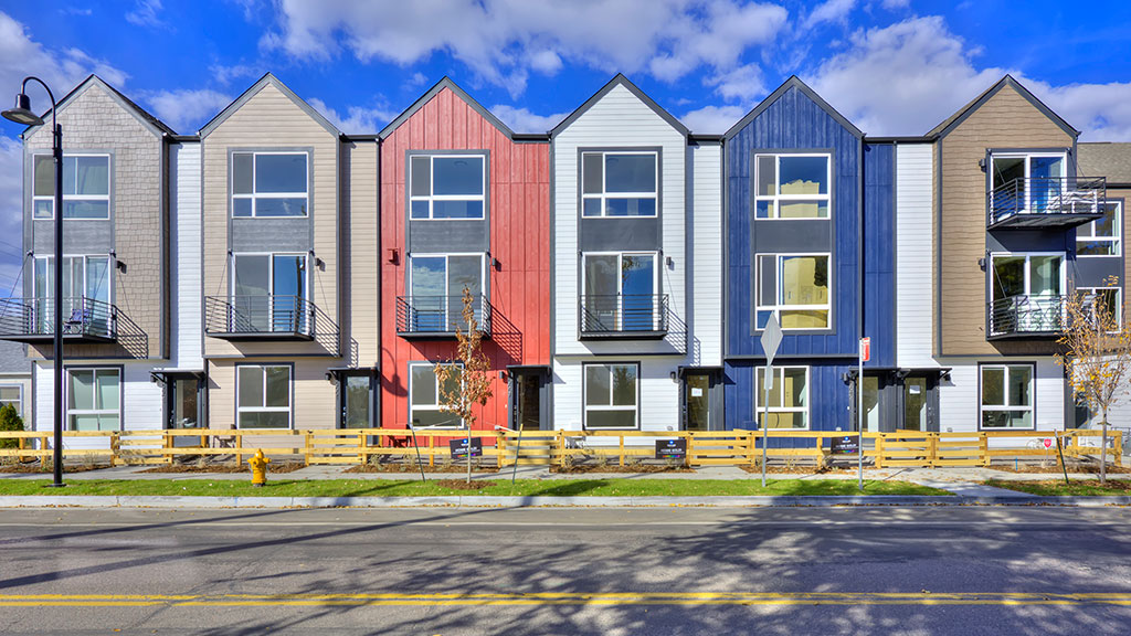 Condo vs. Townhome: What&#8217;s the Difference?